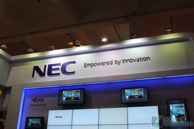 NEC 72英寸高亮广告机亮相上海数字标牌展 硬件革新引领数字广告制作新趋势